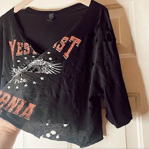 WINDSOR Women’s Oversized Distressed Graphic Tee - Picture 4 of 8